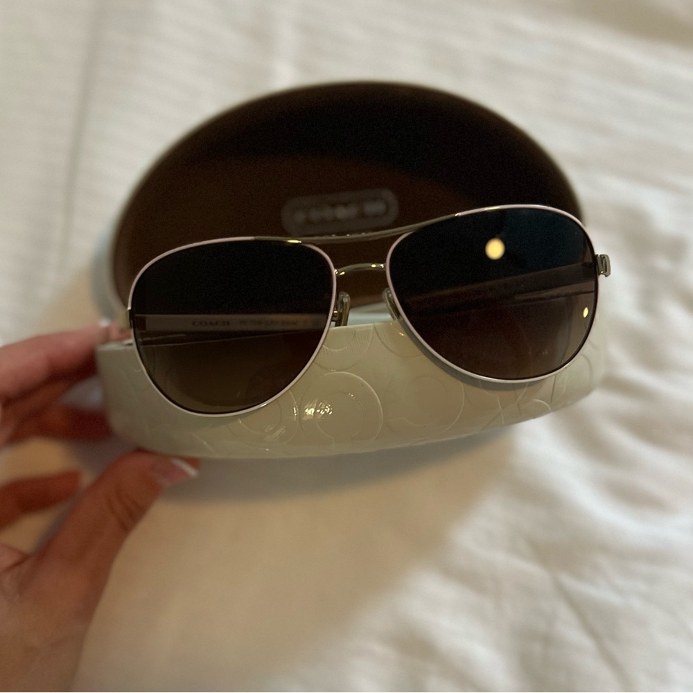 Coach Women’s Sunglasses White and Gold Framed with Coach Sunglass Case in EUC